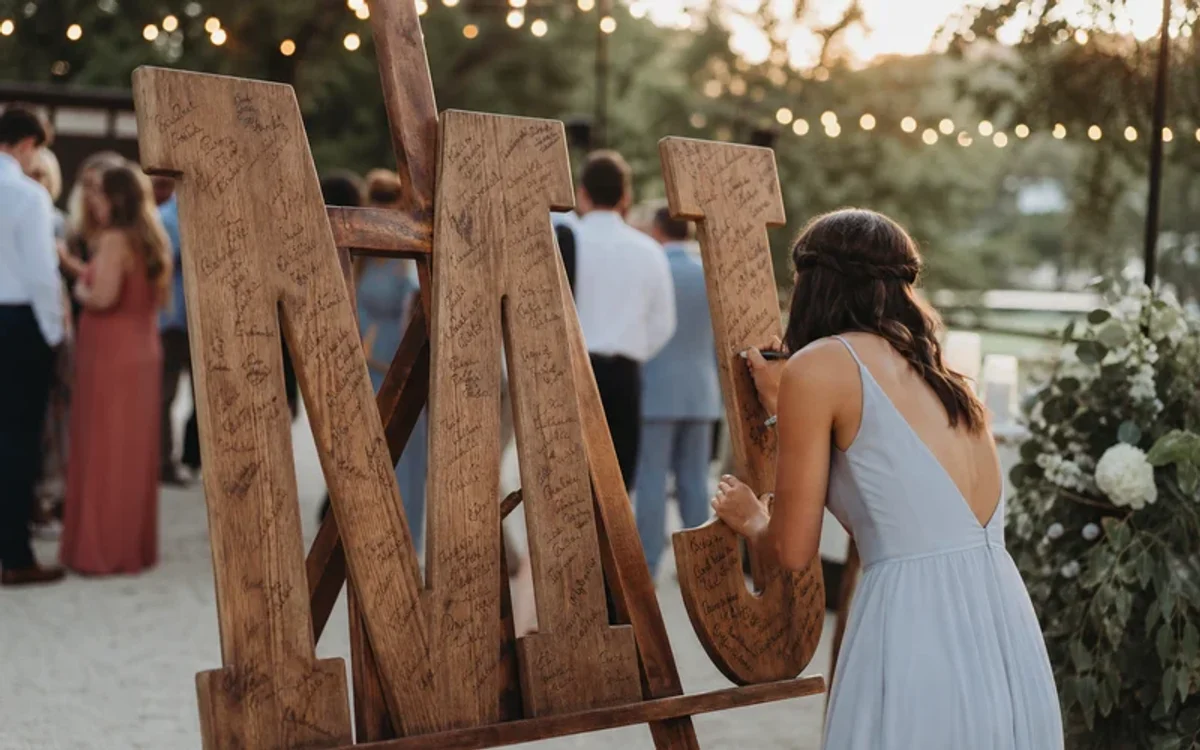 wooden-initials-wedding-guest-book-featured-v1-800×500